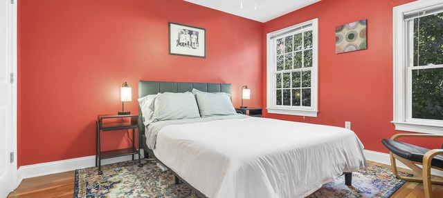 Spacious 4 Bed/2.5 Bath Condo with Large Kitchen, Free Parking - Pet Friendly!