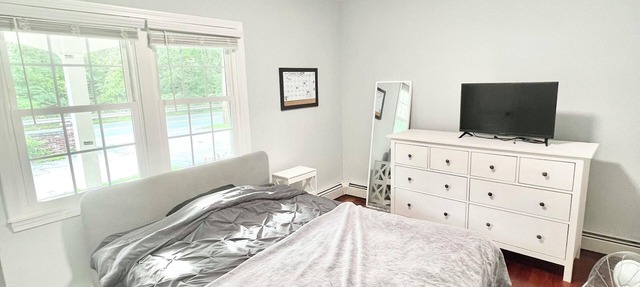 Spacious 4-bedroom house in awesome North Providence with WiFi