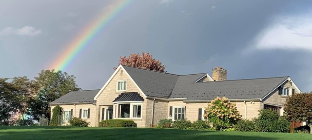 Spacious 4-bedroom house right off turnpike