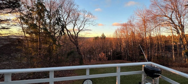 Spacious 4-bedroom on Bromley Mtn, Heated Pool, Gym, incredible view of Stratton