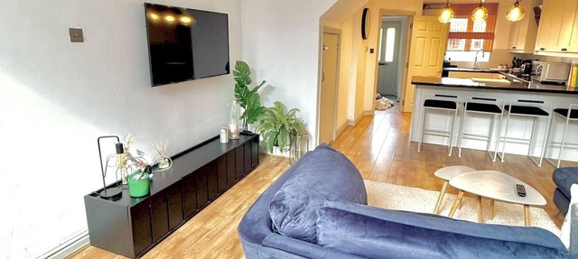 Spacious 4-BR | Outdoor Seating | 2 Free Parking