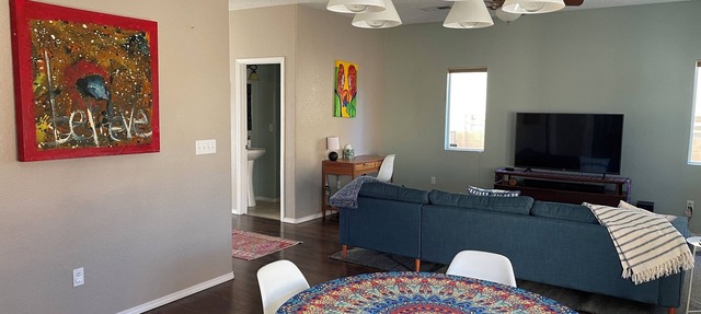 Spacious 4bd/3.5 bath house, Quiet Albuquerque Neighborhood