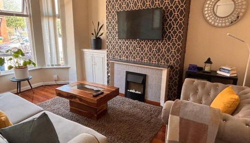 Spacious 4BR Home - Sleeps 7 - 2 Baths - Long Stay