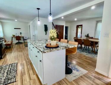 Spacious 4BR home w 2BA, a workspace & king bed!