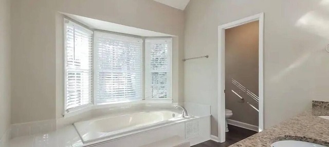 Spacious 5-bedroom house in gorgeous Lawrenceville with AC