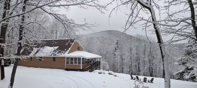 Spacious 5-bedroom cabin in charming Chester