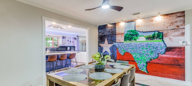 Spacious 5-bedroom house with Pool, Tennis Court, and Fitness Room!