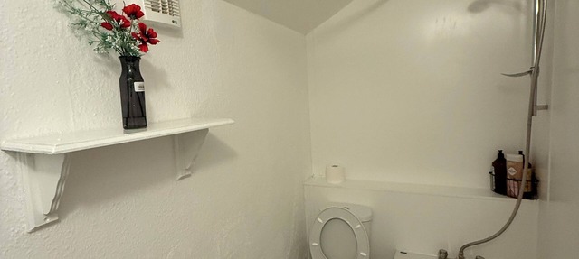 Spacious 5-Ensuit bedroom apartment with WiFi, AC in charming Northampton