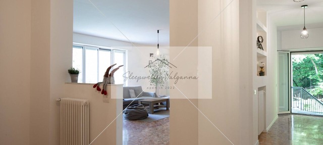 Spacious and bright apartment surrounded by greenery 10 minutes from Varese