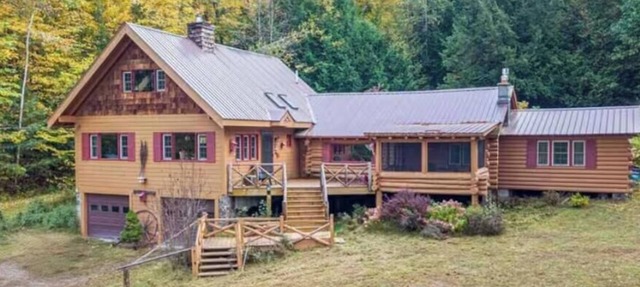 Spacious and Charming 5 bedroom cabin, 2 miles to Minerva Lake