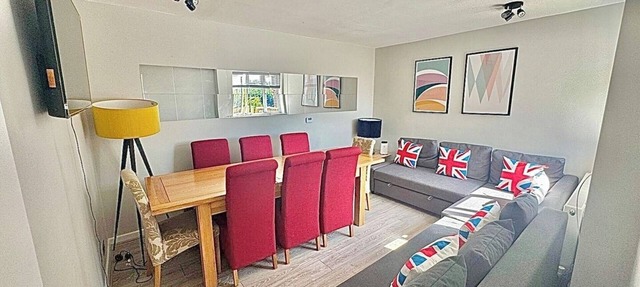 Spacious and Modern Eastcote Apartment