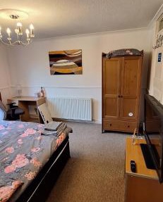 Spacious and Serene Stay near Milton Keynes centre