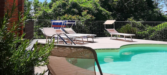 Spacious and very comfortable house with swimming pool ideal for large families