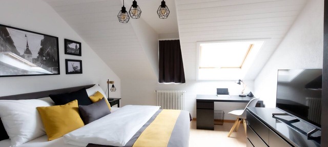 Spacious Apartment: comfortable and central
