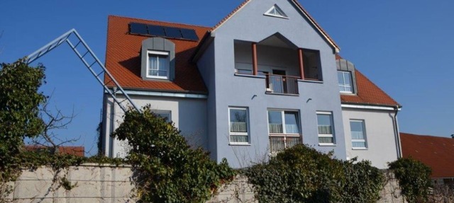 Spacious apartment with large south-facing balcony