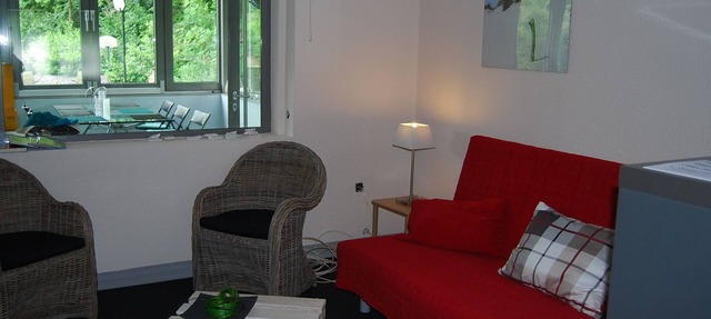 Spacious apartment with terrace (101 sqm.) close to the city (3 min S-Bahn) in the countryside
