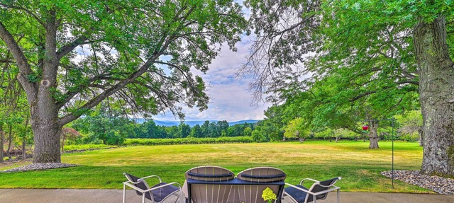Spacious Apple Orchard Home: Game Room, Pool!