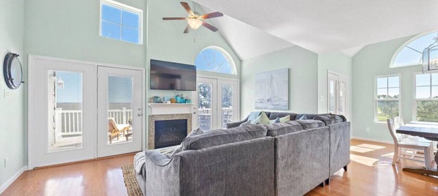 Spacious Bayfront Home w/Gorgeous Views and Deck