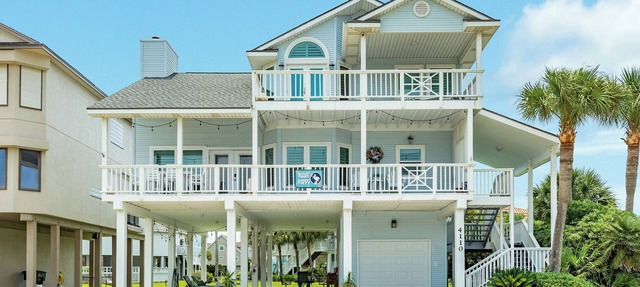 Spacious Beachside Home w/Long Gulf View, Covered Deck & Huge Primary Suite