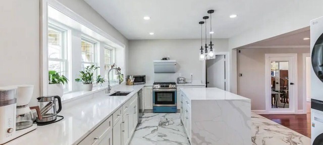 Spacious beautiful 3-bedroom, 2-bathroom home just 2 minutes from I-90 and I-95