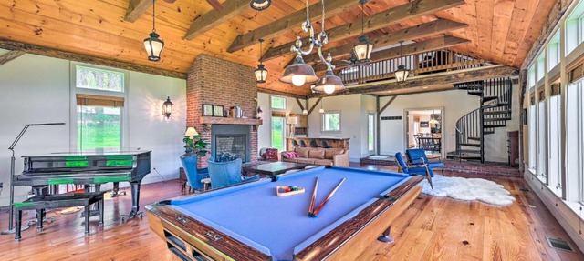 Spacious Berkshires Retreat about 3 Mi to Skiing!