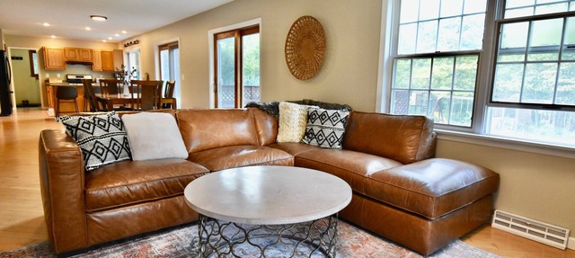 Spacious, comfortable home, close to Killington and Pico. Sleeps 8.