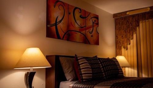 Spacious Comfy Room in Cozy Classy Duplex