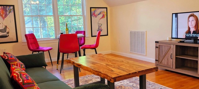 Spacious & Convenient 1BR unit-20min to Boston