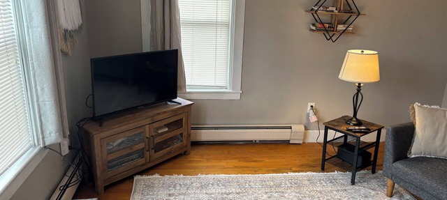 Spacious, Cute, & Clean - 1-bedroom apt in gorgeous Brattleboro with WiFi