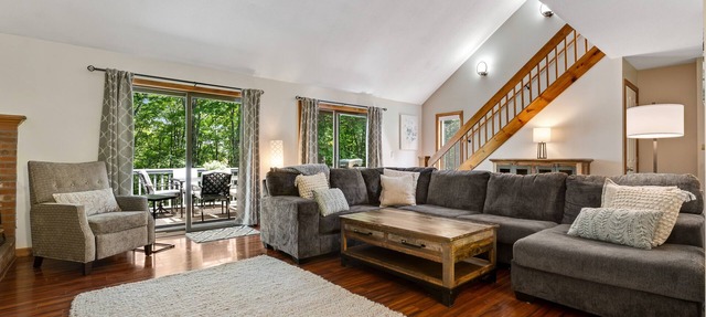 Spacious dog-friendly home with two decks, fireplace, home office, pools & golf