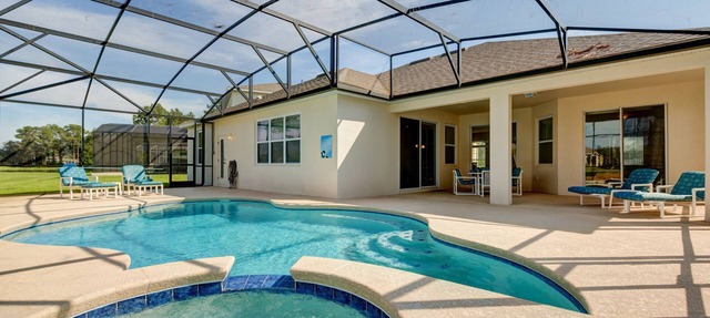 Spacious Exec Villa With Large Private Pool. Stunning Golf Course and Lake Views