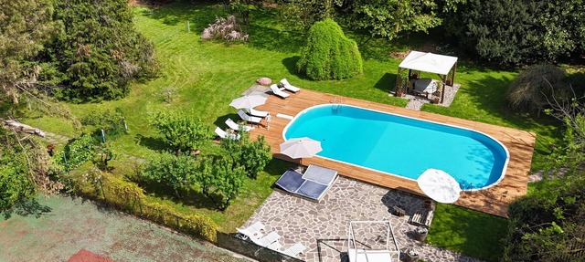 Spacious Flat with Pool & 36.000m2 Garden