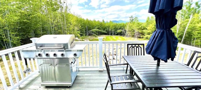Spacious Home w/ Firepit & Mountain Views