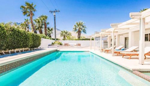 Spacious home w/ pool, fireplace, outdoor deck
