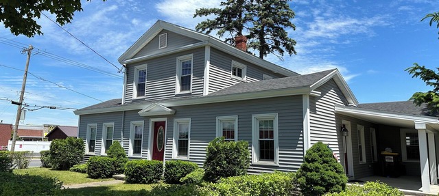 Spacious house in central SGF