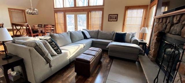 Spacious house at Camelback near water parks and ski lifts!