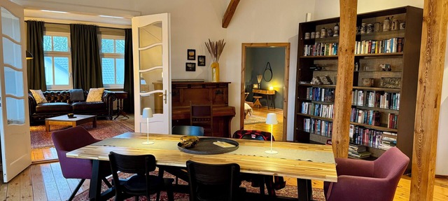 Spacious loft for work & relaxation | 10min drive to lake