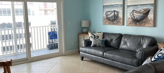 Spacious LUXURY Villa with stocked kitchen,WiFi, Ask about 2025 special rates.