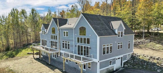 Spacious Luxury Home, Privacy & Stunning Mountain Views