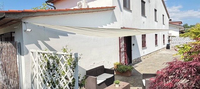 Spacious modern apartment in the heart of Tuscany perfect for families & groups