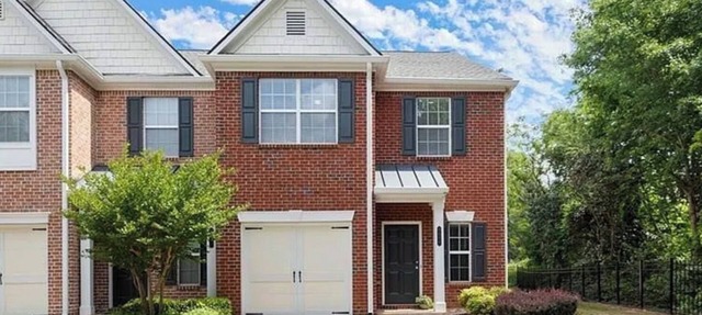 Spacious & Modern 3BR Townhouse