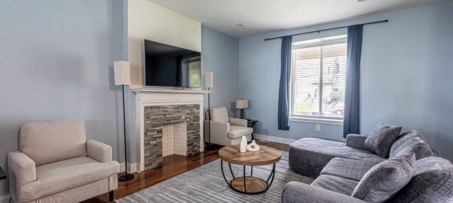Spacious Modern 7BR Retreat ~ 3 Story Gem in Pittsburgh