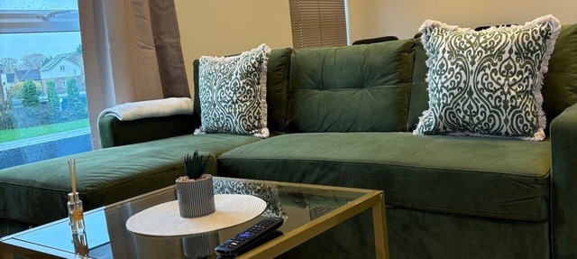 Spacious Modern Apartment in Addlestone