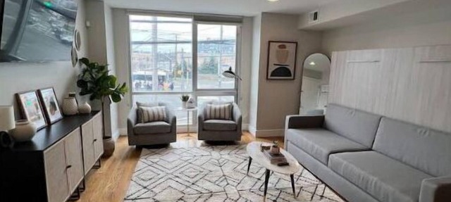 Spacious, Modern Home with Quick, Convenient MetLife Stadium & NYC Commute!
