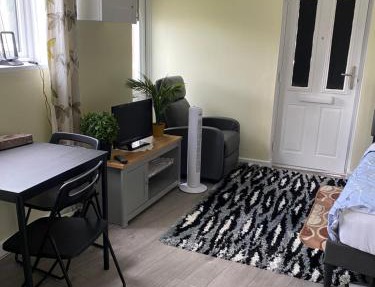 Spacious one bedroom Self Contain with toilet and bath
