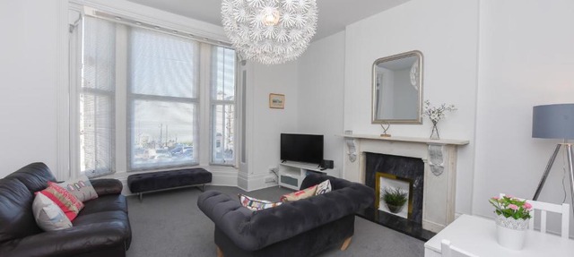 Spacious one bedroom apartment with a sofa bed offering a sea view sleeps four