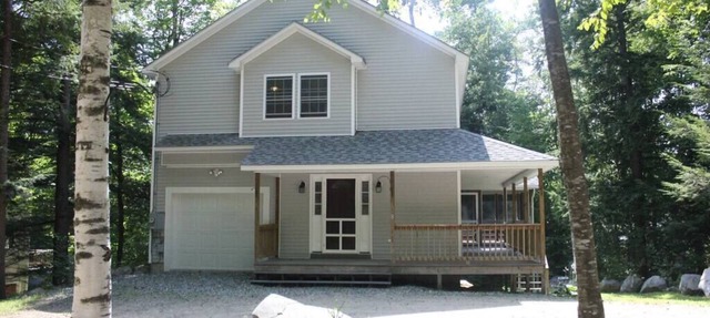 Spacious Open Concept House with Beach Access