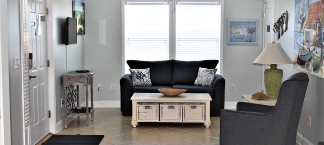SPACIOUS & PERFECT PLACE TO VACATION AT THE BEACH!