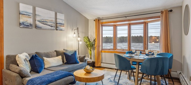 Spacious Pet Friendly Waterfront w/Hot Tub & Yogo Studio-Sleeps 12!