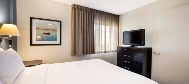 Spacious Pet Stay | Kitchen & Laundry | Near Freedom Trail & Fenway